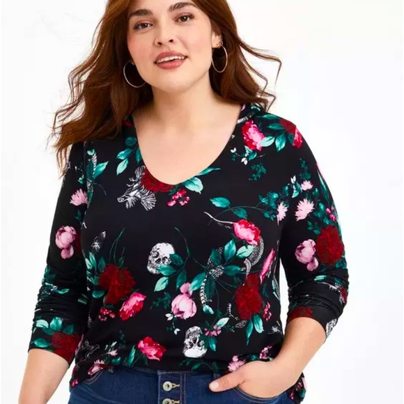 Torrid Super Soft Floral Skull Moth Raven Hoodie 3X NWT - Picture 1 of 9